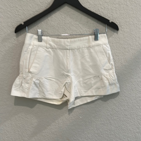 J Crew white shorts in Size 00 - Picture 1 of 6